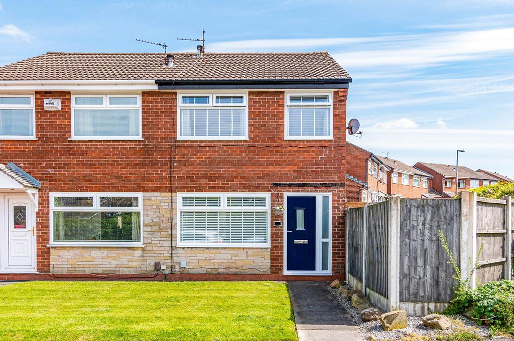 Lymefield Drive, Worsley, Manchester... 2 bed semidetached house £235,000