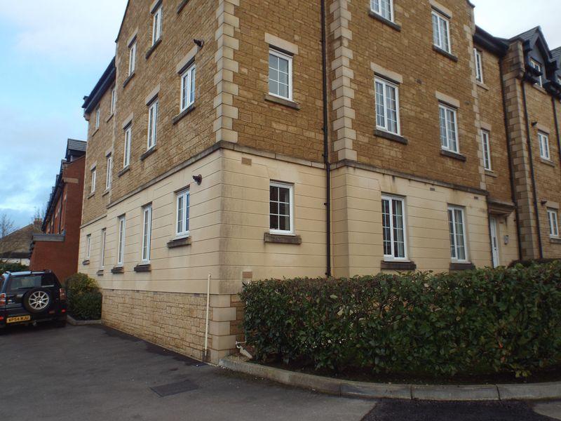 Louise Rayner Place, Chippenham 2 bed apartment £875 pcm (£202 pw)