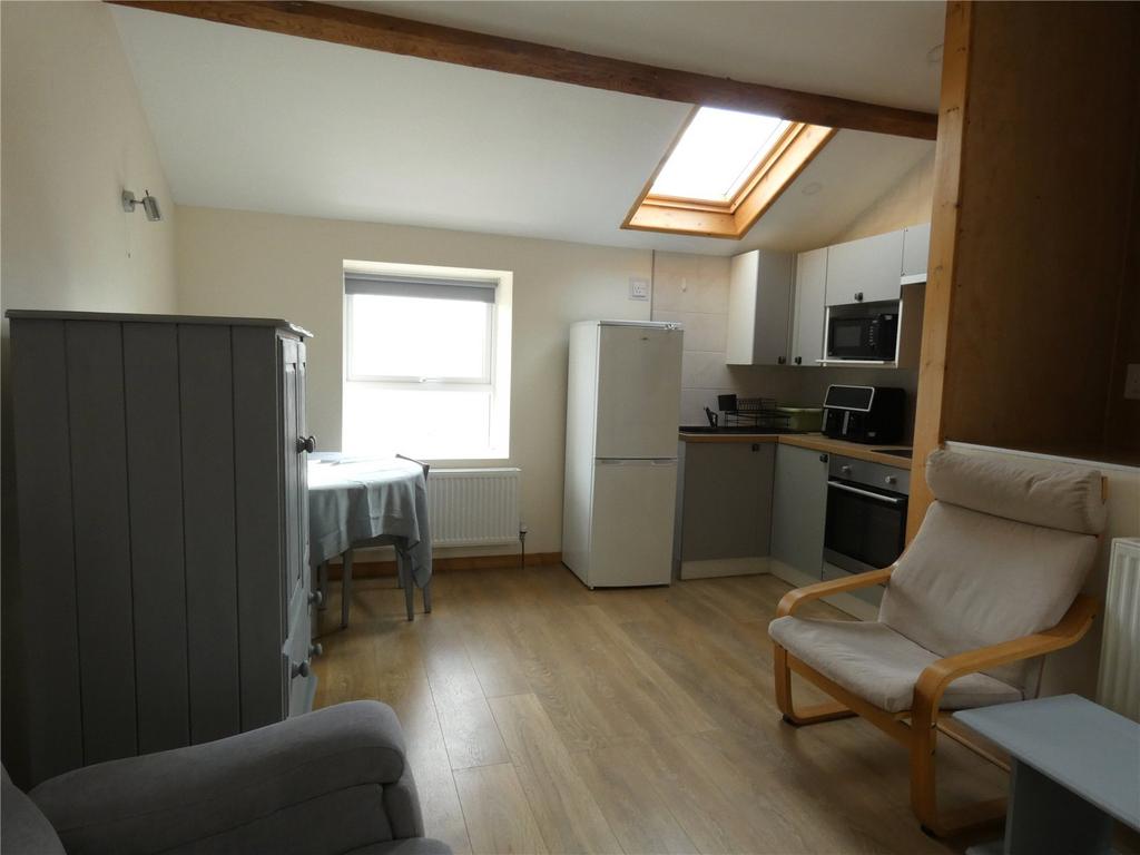 Kitchen / Lounge