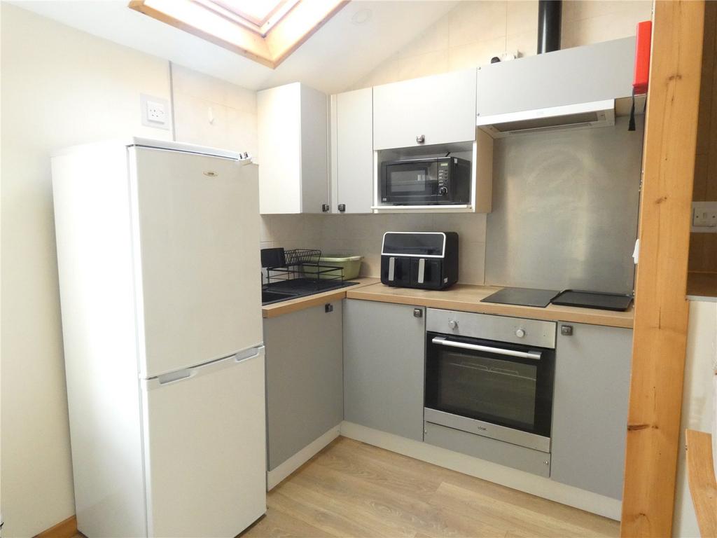 Kitchen / Lounge