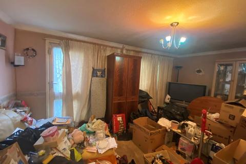 58 Foxglove Road, South Ockendon, RM15 6ET
