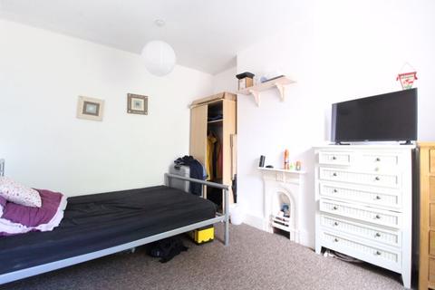 18 Ashburnham Road, Luton, LU1 1JP