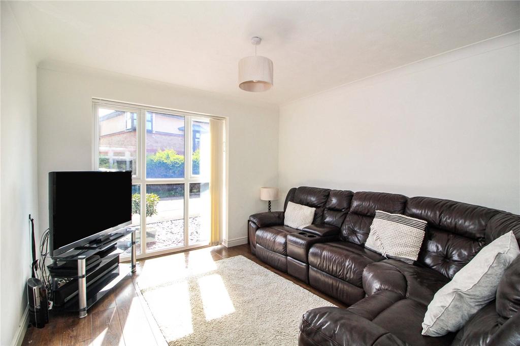 Kenton Way, Langdon Hills, Essex, SS16 3 bed detached house £450,000