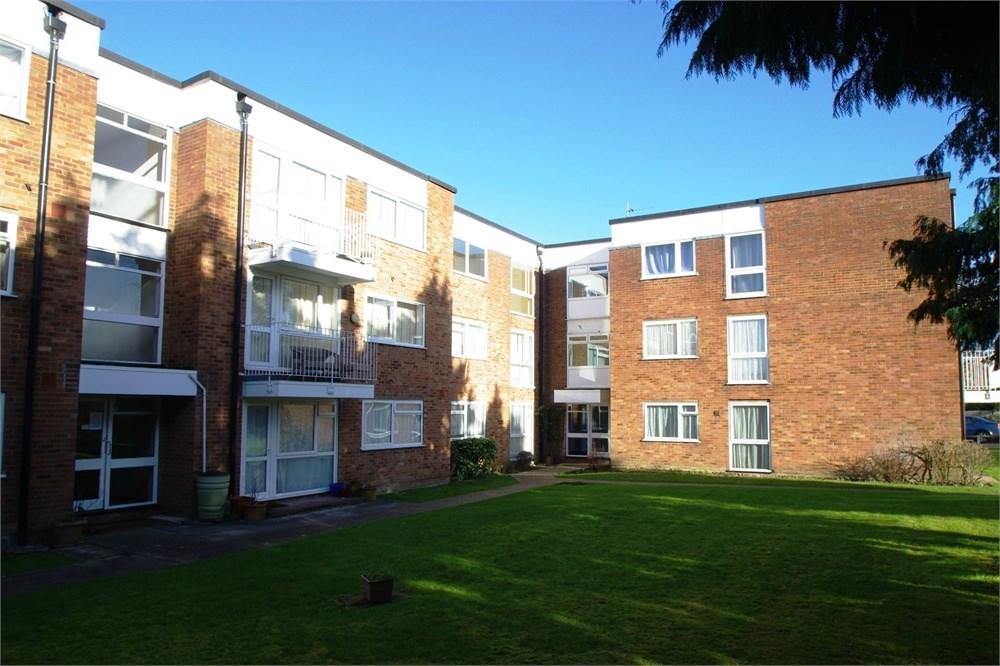 Eastbury Road, Watford, WD19 2 bed apartment £1,250 pcm (£288 pw)