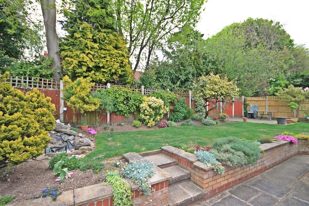 Pangbourne Close, Appleton, Warrington, WA4 3 bed detached bungalow £