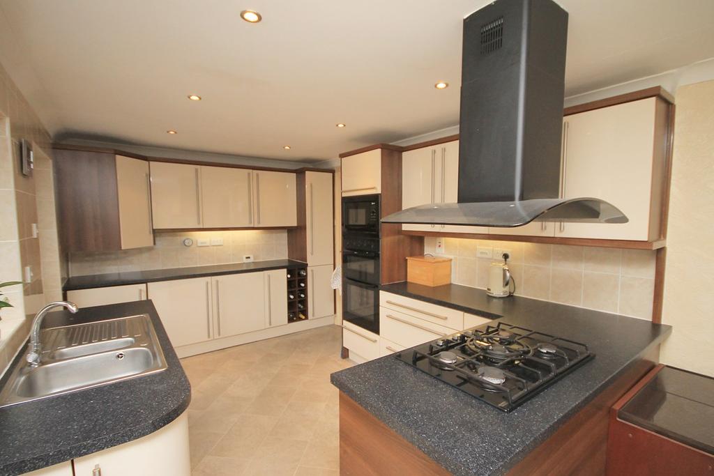 Pangbourne Close, Appleton, Warrington, WA4 3 bed detached bungalow £