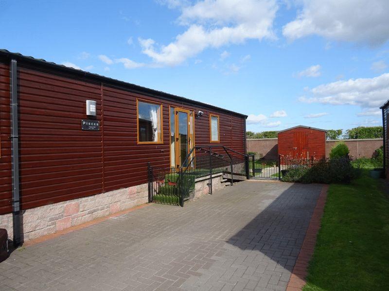 9 Lochlands Park, Forfar 2 bed detached bungalow £42,000