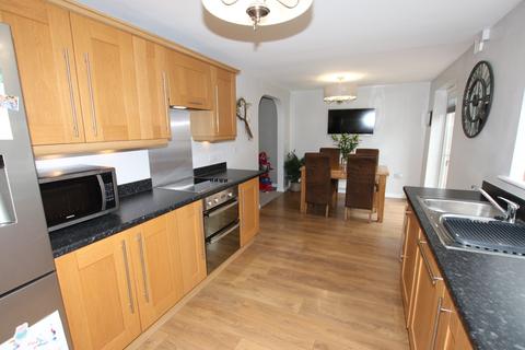 63 Inchburn Crescent, Penistone, Sheffield, S36 6FE
