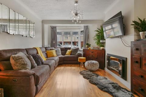 37 Green Way, Bromley, BR2 8EZ