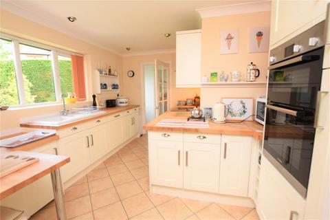 3 bedroom bungalow for sale, High Meadows, Walton, Wakefield