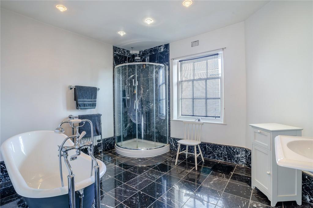 En Suite Bathroom