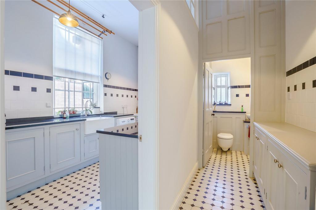 Utility &amp; Cloakroom