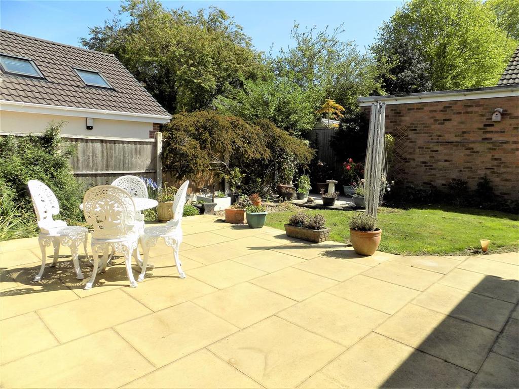 The Paddocks, Bottesford, Nottingham 2 bed bungalow £295,000