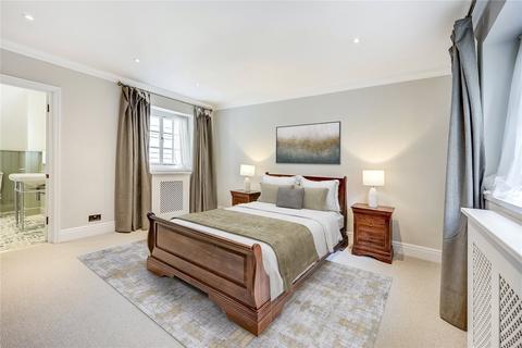 3 bedroom duplex to rent, Catherine Wheel Yard, St. James's, Mayfair, London, SW1A