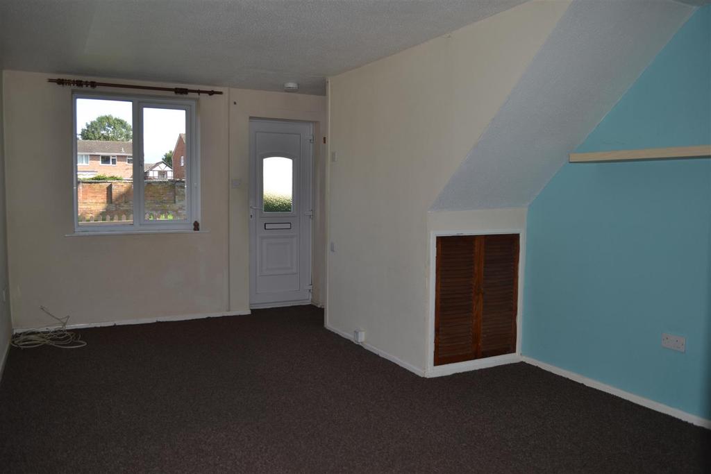 Millers Close, Leominster 2 bed terraced house £155,000