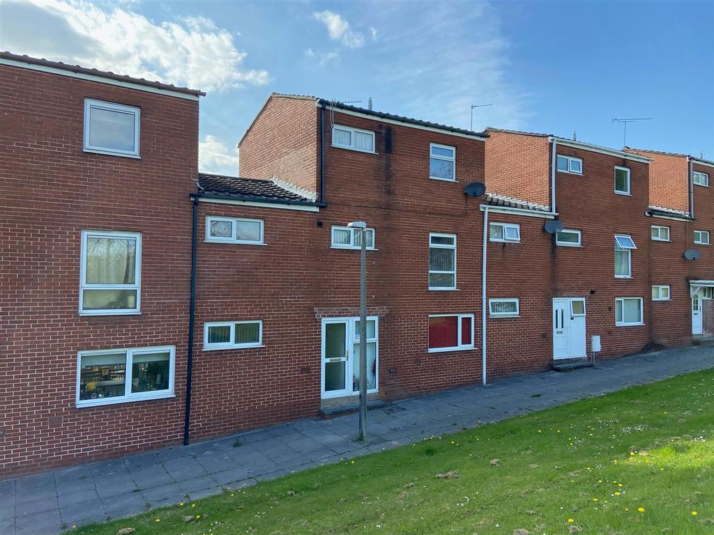 Castlehey, Skelmersdale 5 bed terraced house £115,000