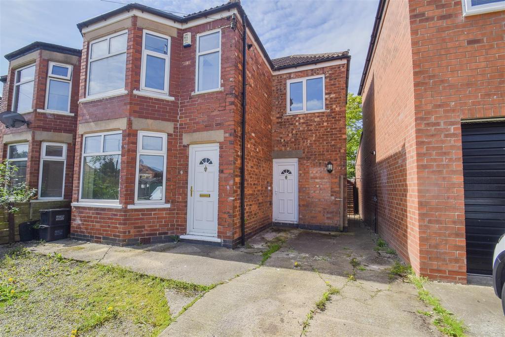 Ambleside Avenue, Tang Hall Lane, York 2 bed semidetached house £935