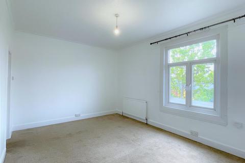 2 bedroom flat to rent - Chatterton Road, Bromley, BR2