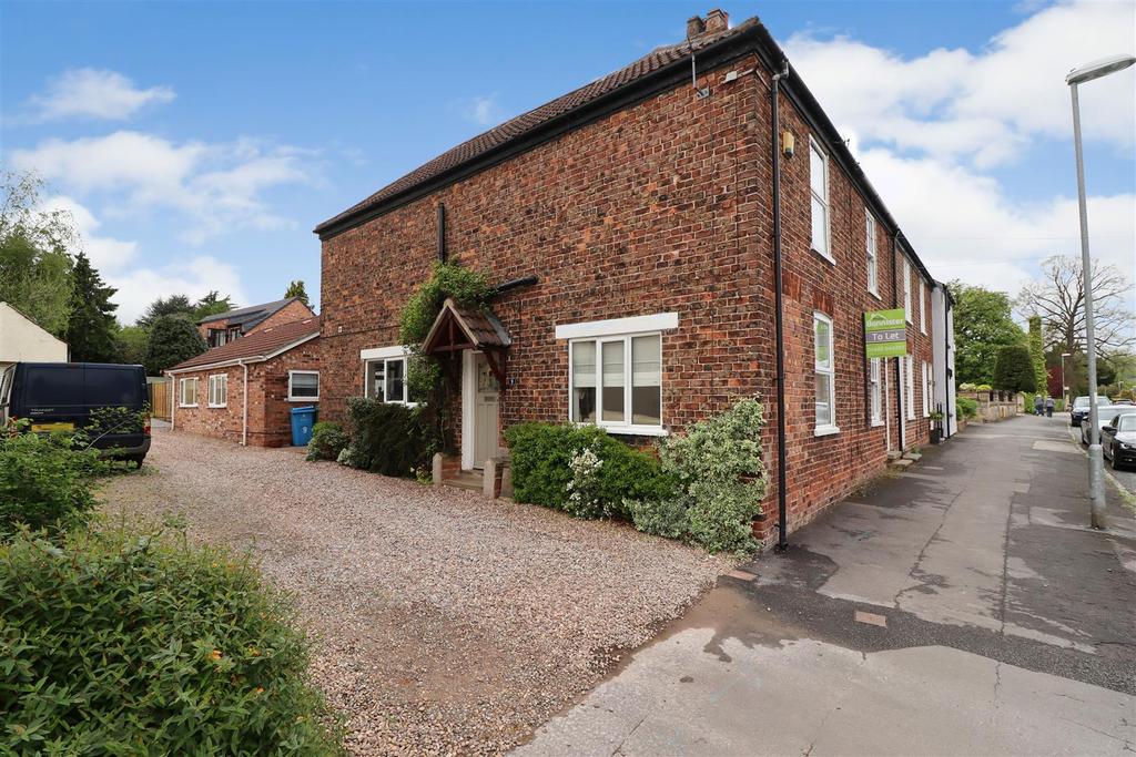 Main Street, Elloughton, Brough 3 bed end of terrace house £270,000