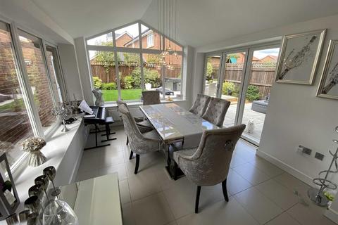 19 Bletchley Park Way, Wilmslow, SK9 2EH