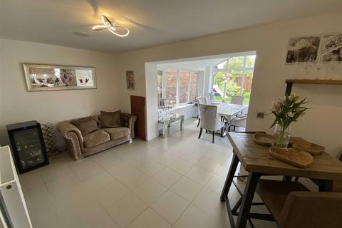 19 Bletchley Park Way, Wilmslow, SK9 2EH