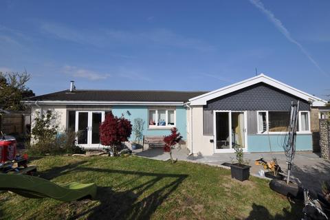 5 bedroom detached bungalow for sale - 9, Manor way, Llanllwch, Carmarthen