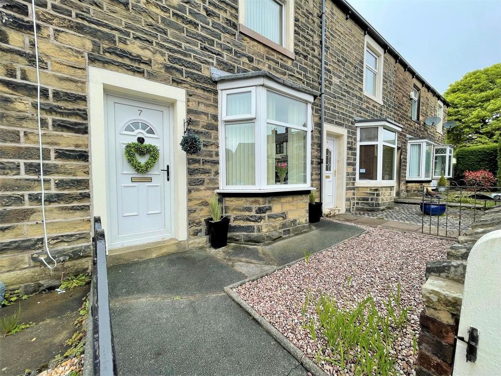 Duke Street, Harle Syke, Briercliffe 2 bed terraced house £95,000