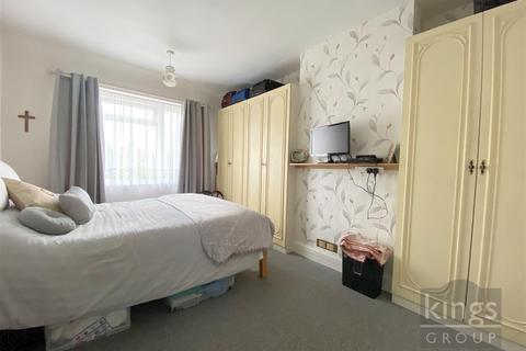 19 Tynemouth Drive, Enfield, EN1 4LR