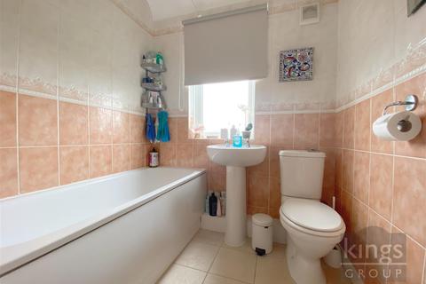 19 Tynemouth Drive, Enfield, EN1 4LR