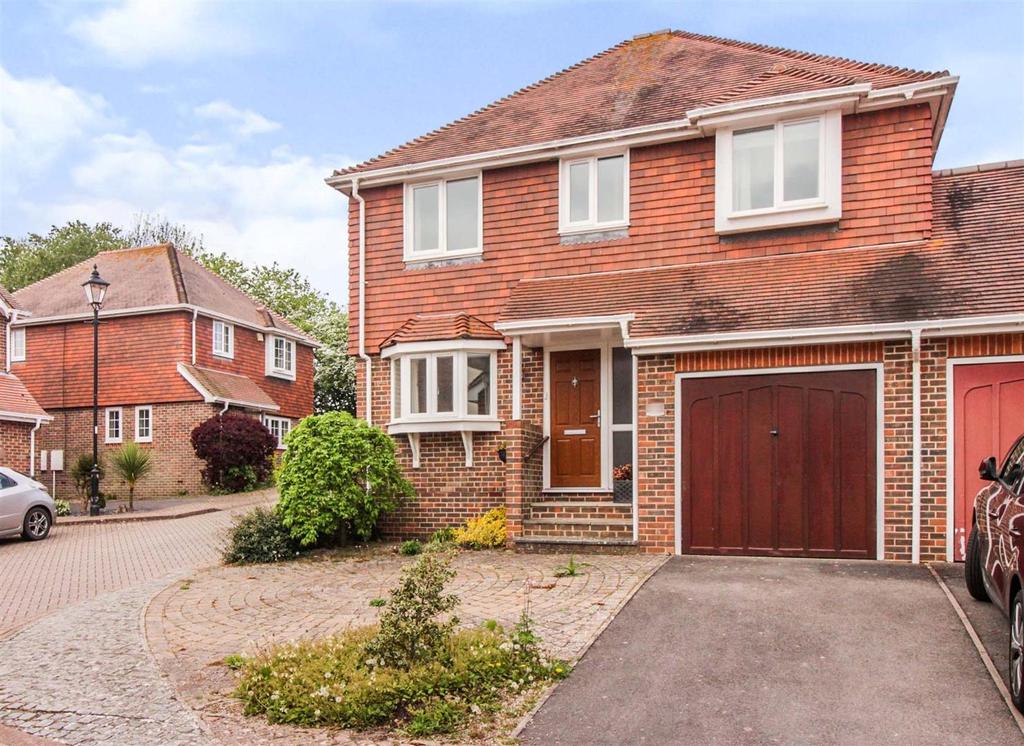 Gainsborough Mews, Fareham 3 bed house £500,000