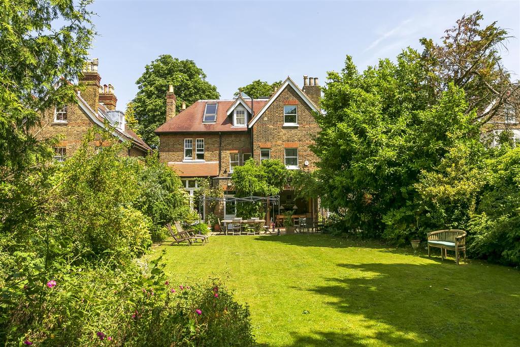 Walpole Gardens, Twickenham 7 bed detached house £3,999,950