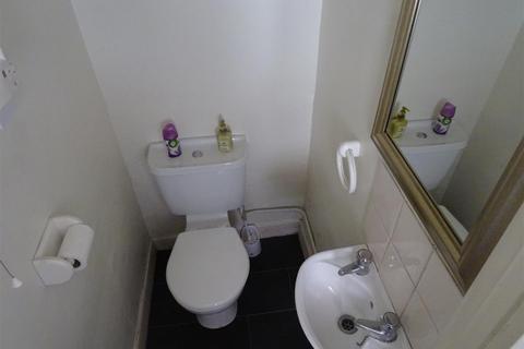 1 bedroom in a house share to rent - Attleborough Road, Nuneaton