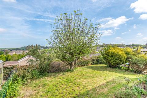 24 Chanters Hill, Barnstaple, EX32 8DN