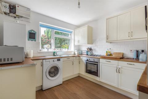 24 Chanters Hill, Barnstaple, EX32 8DN