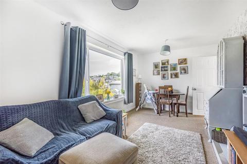 24 Chanters Hill, Barnstaple, EX32 8DN