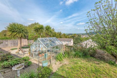 24 Chanters Hill, Barnstaple, EX32 8DN
