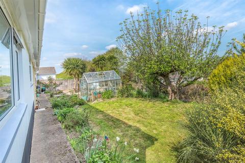 24 Chanters Hill, Barnstaple, EX32 8DN