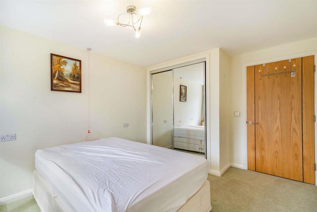 Bedroom 1 (1).jpg