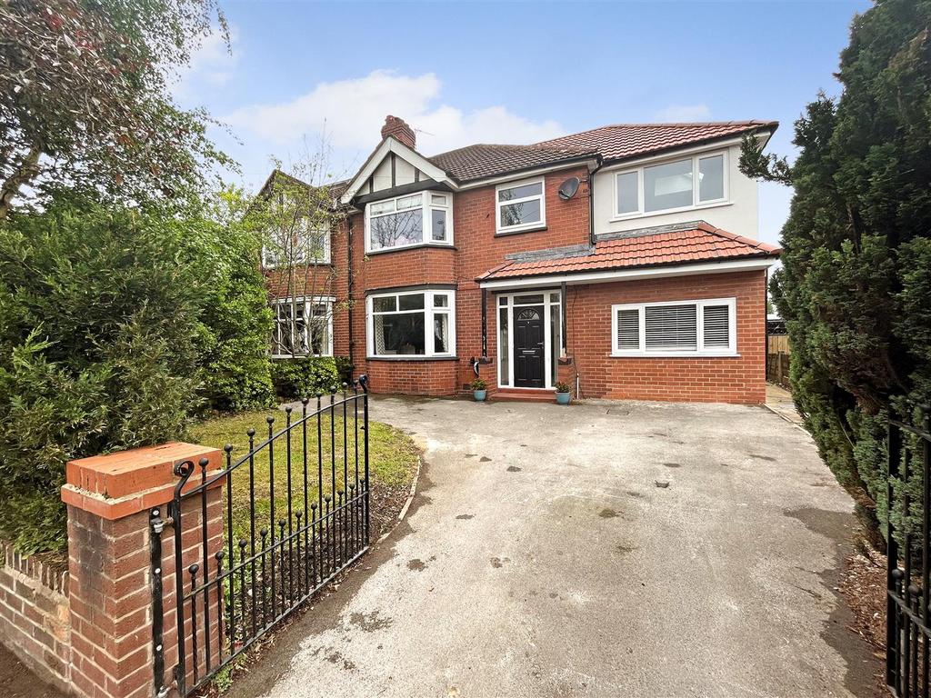 Winstanley Road, Sale 4 bed semidetached house for sale £695,000