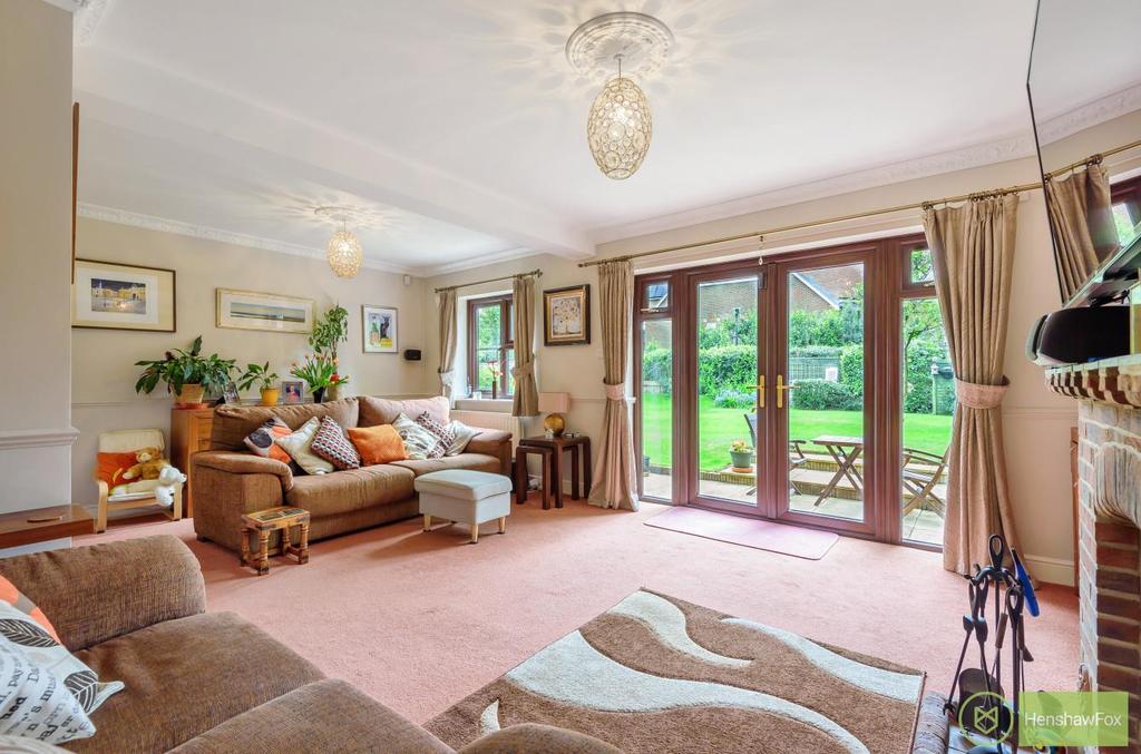 Deansfield Close, Romsey, Hampshire 4 bed detached house £795,000