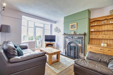 28 Airedale Drive, Horsforth, Leeds, LS18 5ED