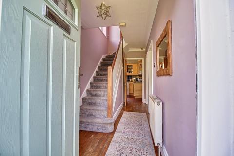 28 Airedale Drive, Horsforth, Leeds, LS18 5ED