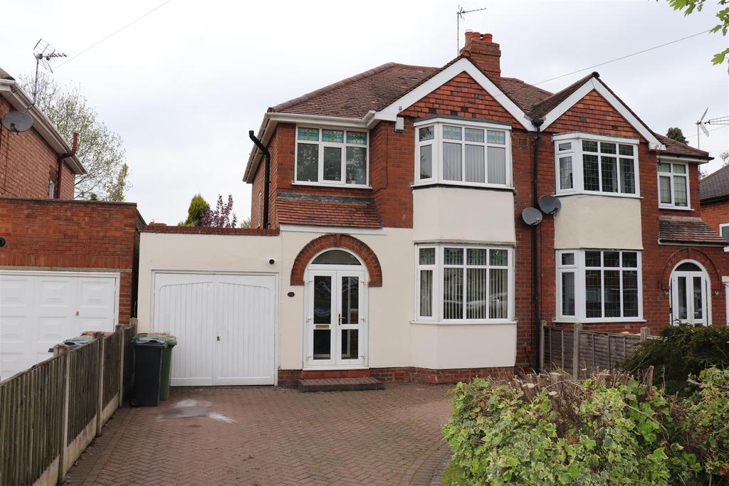 Walsall Road, Aldridge 3 bed semidetached house £325,000