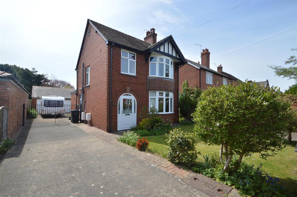 33 Alexandra Avenue, Shrewsbury, SY3 9HU 3 bed detached house £375,000