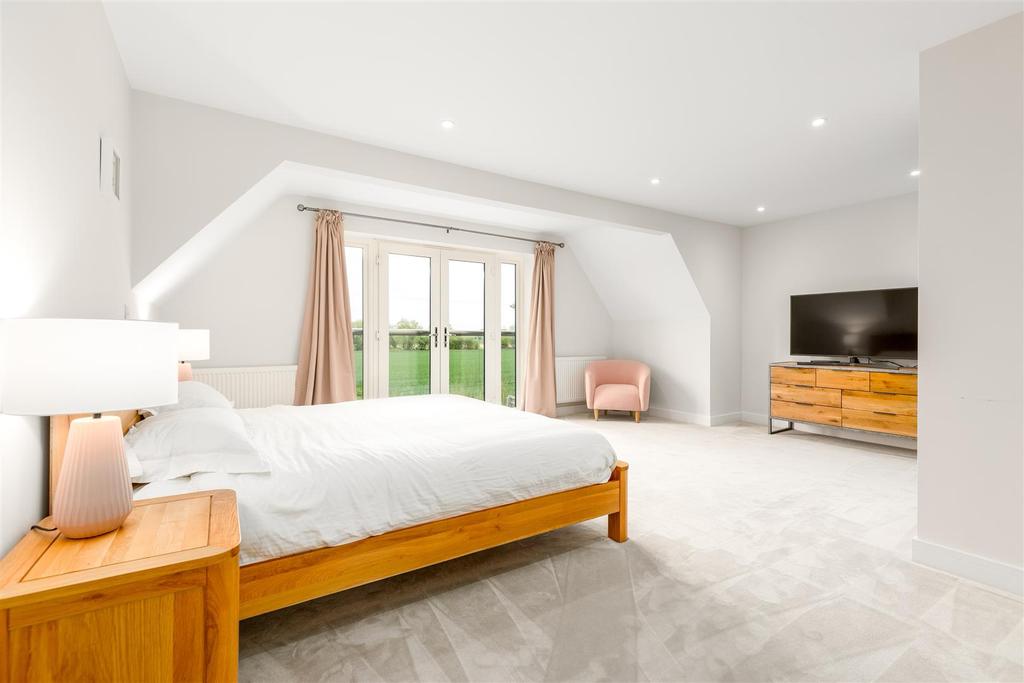 Master Bedroom.jpg