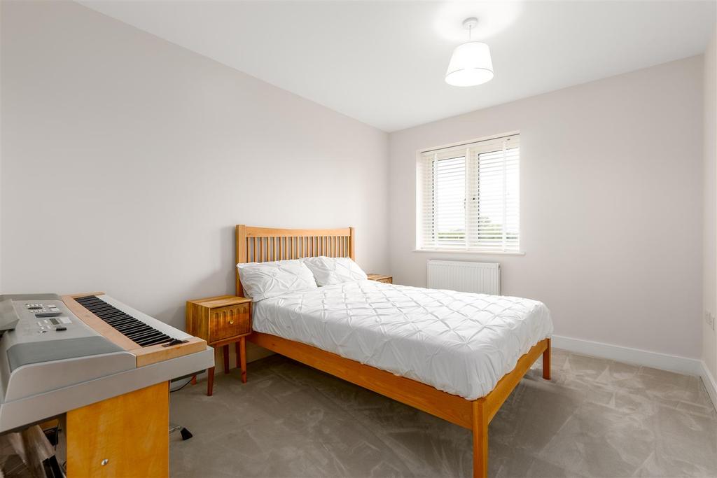 Bed 4.jpg