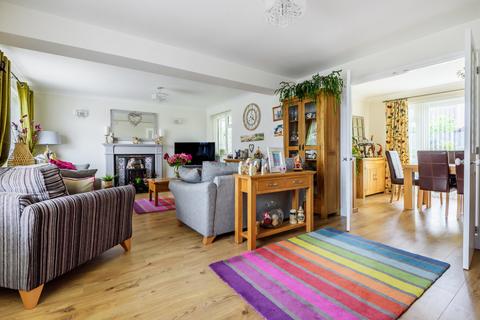 15 Vowley View, Royal Wootton Bassett, Swindon, SN4 8HT