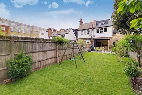 10 Wyatt Park Road, London, SW2 3TP