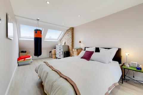 10 Wyatt Park Road, London, SW2 3TP