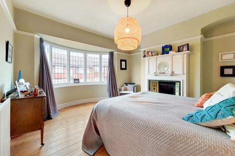 10 Wyatt Park Road, London, SW2 3TP